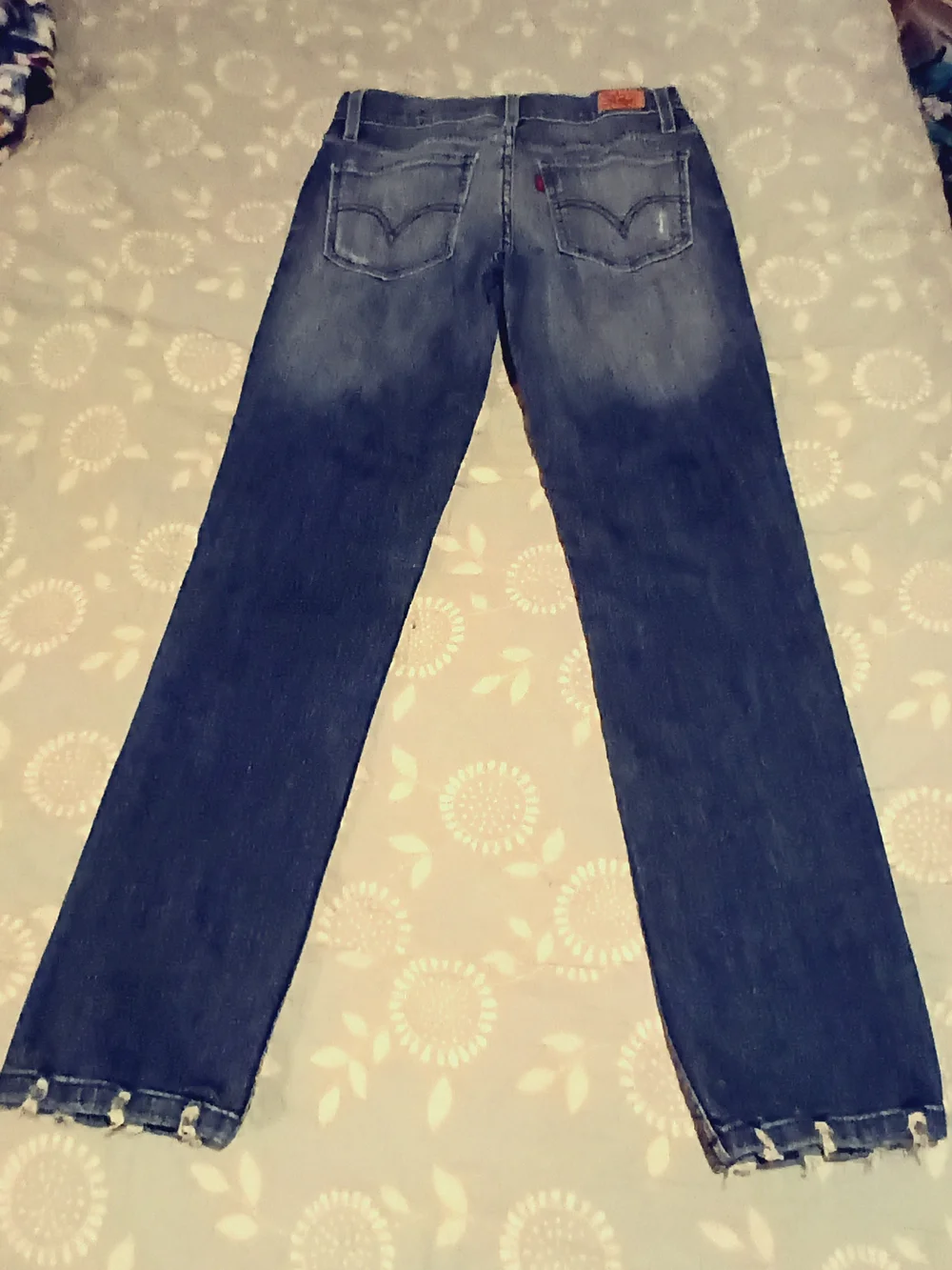 Levi's Women's Cropped Slim Jeans in Faded Blue
